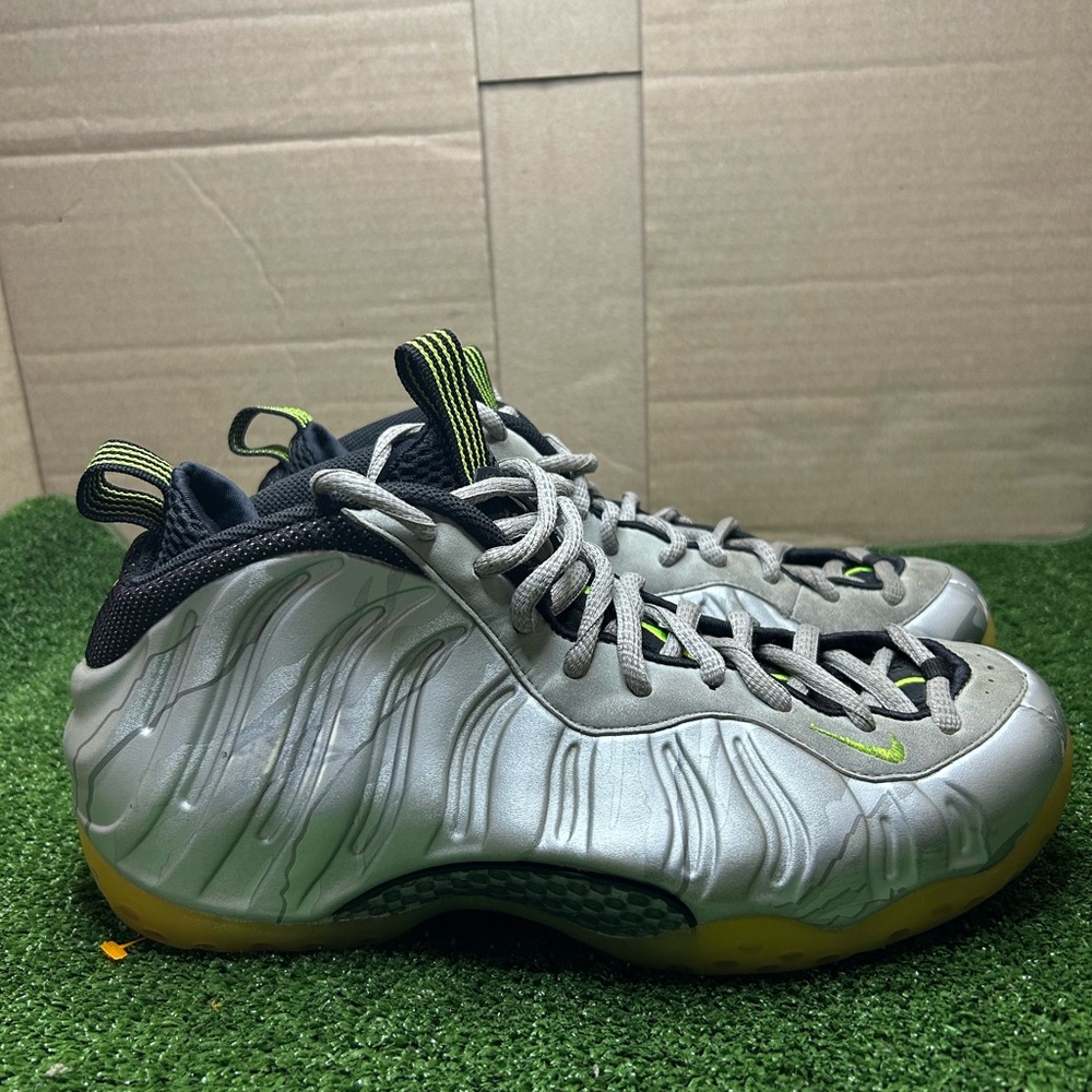 Size 8.5M- 2014 Nike Air Foamposite One Premium Metallic Camo